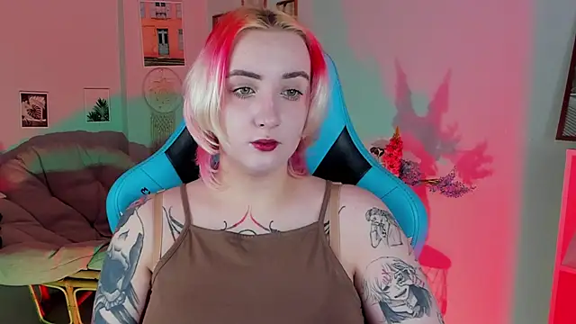 Snapshot of AsheLucker chatting on February 2025 02:06:02 AM AsheLucker online show from February 2025 02:06:02 AM