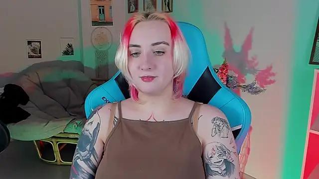 Snapshot of AsheLucker chatting on February 2025 09:45:02 AM AsheLucker online show from February 2025 09:45:02 AM