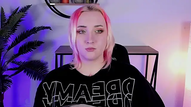 Snapshot of AsheLucker chatting on February 2025 08:50:02 AM AsheLucker online show from February 2025 08:50:02 AM