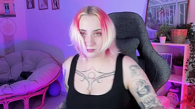 Snapshot of AsheLucker chatting on March 2025 08:48:02 AM AsheLucker online show from March 2025 08:48:02 AM