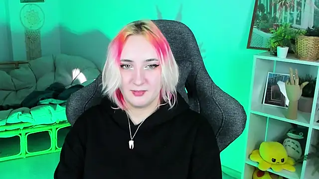 Snapshot of AsheLucker chatting on March 2025 05:54:01 AM AsheLucker online show from March 2025 05:54:01 AM