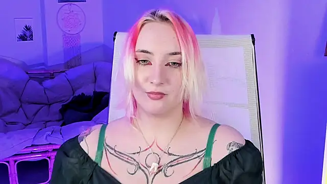 Snapshot of AsheLucker chatting on March 2025 06:05:01 AM AsheLucker online show from March 2025 06:05:01 AM