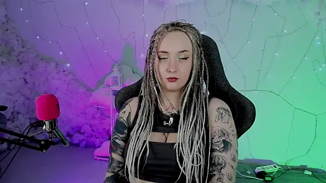 Snapshot of AsheLucker chatting on March 2025 05:39:01 AM AsheLucker online show from March 2025 05:39:01 AM