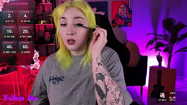 Snapshot of AsheLucker chatting on September 2025 02:27:02 AM AsheLucker online show from September 2025 02:27:02 AM