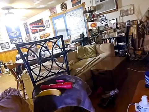 Snapshot of CROSSCOUNTRY1 chatting on January 2025 01:28:01 AM CROSSCOUNTRY1 online show from January 2025 01:28:01 AM