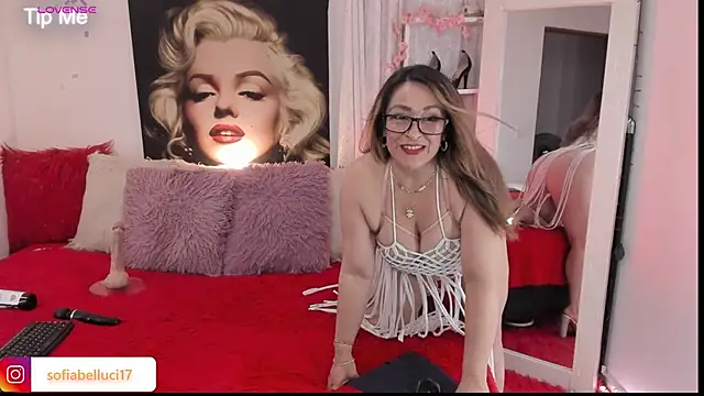 sofiiBell online show from November 2025 12:53:01 AM