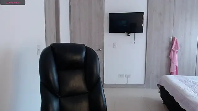 Snapshot of numberfav8 chatting on December 2024 08:18:01 PM numberfav8 online show from December 2024 08:18:01 PM