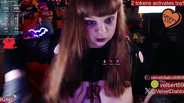 Snapshot of VelvetDiablo chatting on October 2025 11:57:02 PM VelvetDiablo online show from October 2025 11:57:02 PM