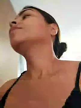 Snapshot of Ivanna2 chatting on January 2025 02:33:02 PM Ivanna2 online show from January 2025 02:33:02 PM