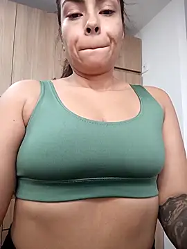 Snapshot of Ivanna2 chatting on November 2025 12:50:02 PM Ivanna2 online show from November 2025 12:50:02 PM