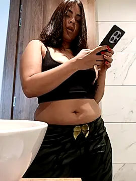 Snapshot of Ivanna2 chatting on February 2026 02:14:01 PM Ivanna2 online show from February 2026 02:14:01 PM