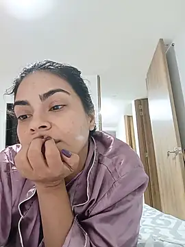 Snapshot of Ivanna2 chatting on May 2026 11:12:03 PM Ivanna2 online show from May 2026 11:12:03 PM