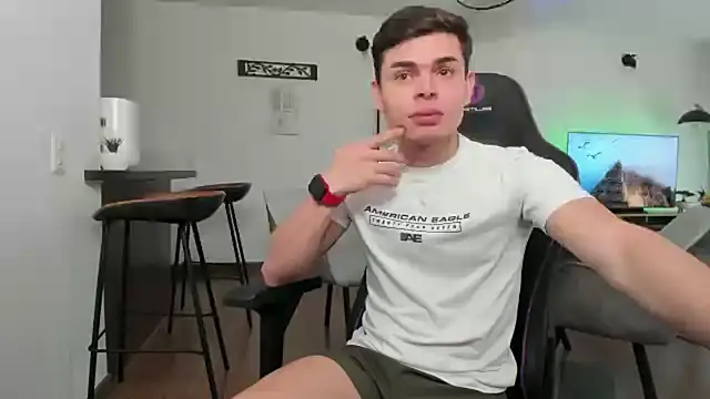 Snapshot of alejooo_twink chatting on February 2025 06:53:01 PM alejooo twink online show from February 2025 06:53:01 PM