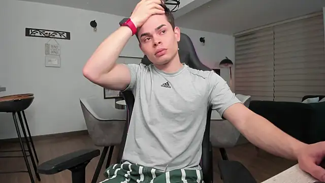 Snapshot of alejooo_twink chatting on February 2025 02:20:01 AM alejooo twink online show from February 2025 02:20:01 AM