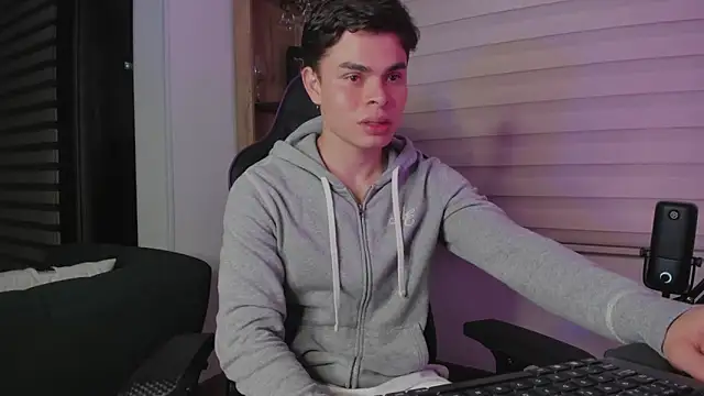 Snapshot of alejooo_twink chatting on February 2026 02:29:02 AM alejooo twink online show from February 2026 02:29:02 AM