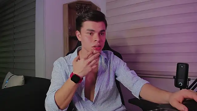 Snapshot of alejooo_twink chatting on February 2026 05:03:01 AM alejooo twink online show from February 2026 05:03:01 AM