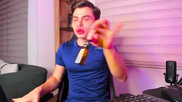 Snapshot of alejooo_twink chatting on February 2026 03:29:02 AM alejooo twink online show from February 2026 03:29:02 AM