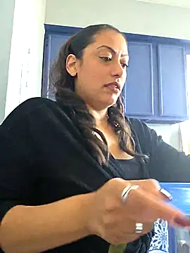 Nikkierosee online show from February 2026 04:00:01 PM