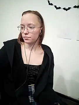 Snapshot of Aelita_bb chatting on February 2025 03:38:01 PM Aelita bb online show from February 2025 03:38:01 PM