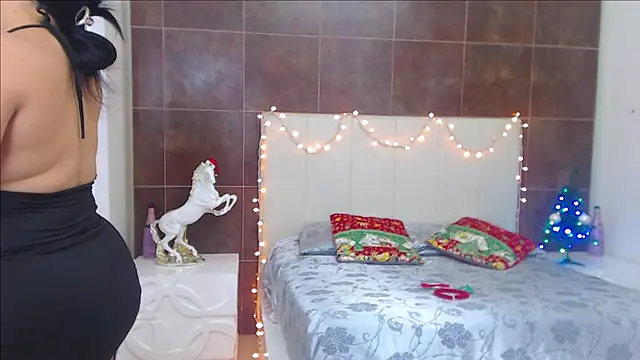 Snapshot of PamelaTomson chatting on December 2024 12:38:01 PM PamelaTomson online show from December 2024 12:38:01 PM