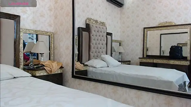 Snapshot of PamelaTomson chatting on March 2025 12:33:02 PM PamelaTomson online show from March 2025 12:33:02 PM