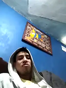 AlexAlejandro13 online show from December 2024 04:25:02 PM