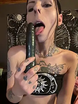 Snapshot of TeenyDoll chatting on December 2024 03:11:02 AM TeenyDoll online show from December 2024 03:11:02 AM