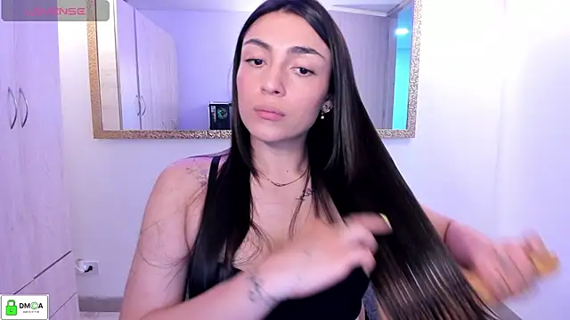 Snapshot of EricaVanderhill chatting on December 2025 11:46:01 PM EricaVanderhill online show from December 2025 11:46:01 PM