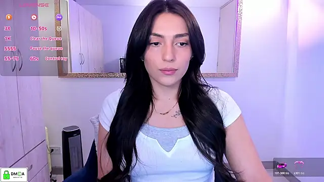 Snapshot of EricaVanderhill chatting on April 2026 12:30:02 AM EricaVanderhill online show from April 2026 12:30:02 AM