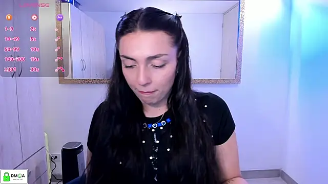 Snapshot of EricaVanderhill chatting on April 2026 01:58:02 AM EricaVanderhill online show from April 2026 01:58:02 AM