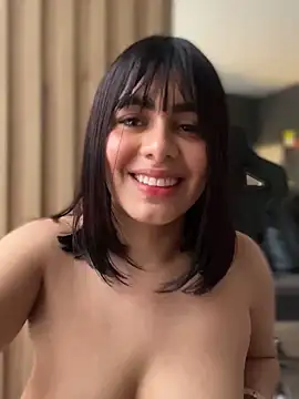 Snapshot of Roxxannne chatting on January 2025 09:25:02 PM Roxxannne online show from January 2025 09:25:02 PM