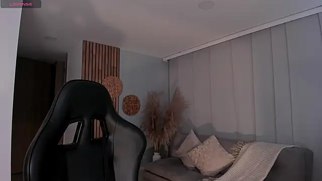 AnnieHallX online show from March 2025 12:49:02 AM