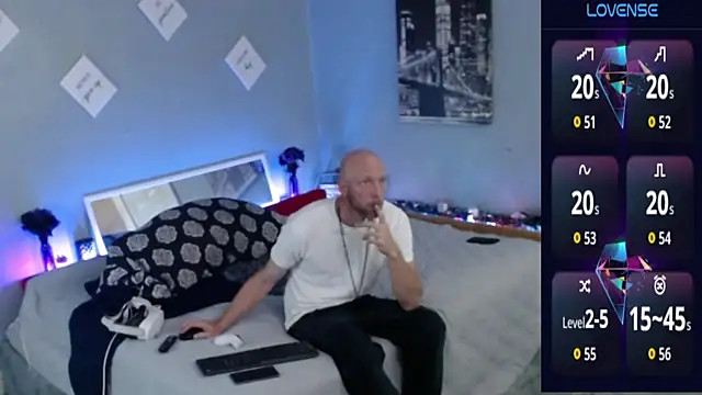 MaxRouger online show from October 2025 06:43:02 AM