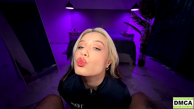 Snapshot of _blowjob_queen chatting on September 2025 11:10:02 PM blowjob queen online show from September 2025 11:10:02 PM