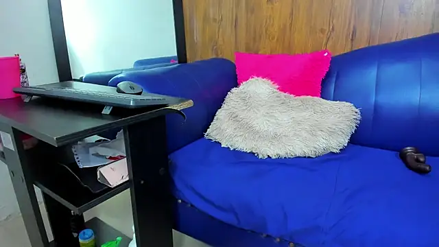 Mature Skinny online show from February 2025 03:18:02 PM