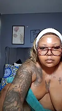 PearlSexxy69 online show from June 2026 02:33:01 PM