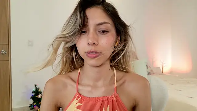 Snapshot of Sensualtease chatting on December 2024 03:32:01 AM Sensualtease online show from December 2024 03:32:01 AM