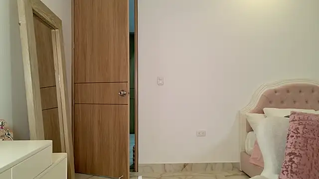 Snapshot of Sensualtease chatting on January 2025 02:37:02 AM Sensualtease online show from January 2025 02:37:02 AM