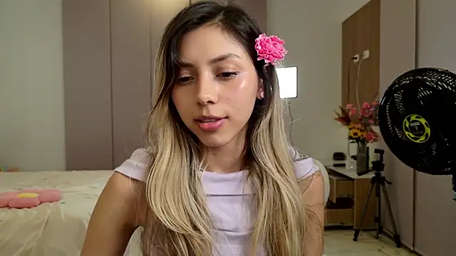 Snapshot of Sensualtease chatting on January 2025 05:41:02 AM Sensualtease online show from January 2025 05:41:02 AM