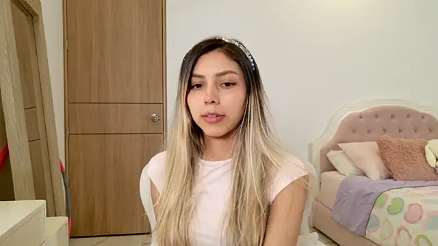 Snapshot of Sensualtease chatting on January 2025 11:24:01 PM Sensualtease online show from January 2025 11:24:01 PM