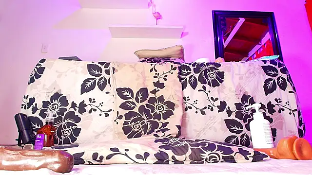 sofi decker online show from January 2025 06:17:01 AM