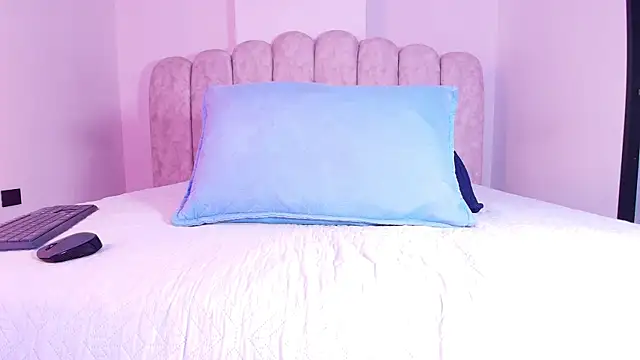 sofi decker online show from July 2026 03:15:02 AM