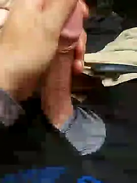 Snapshot of MrDaRkO_420 chatting on February 2025 08:37:01 PM MrDaRkO 420 online show from February 2025 08:37:01 PM