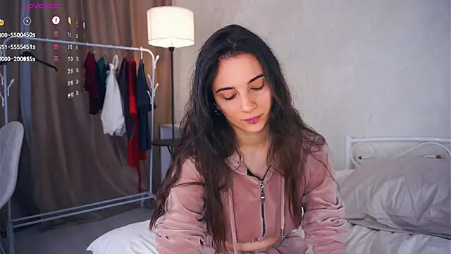 Holla Molly online show from March 2025 06:41:01 AM