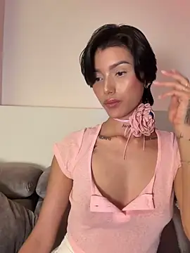 evamoretti online show from May 2026 11:33:02 PM