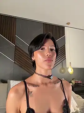 evamoretti online show from May 2026 12:19:01 AM