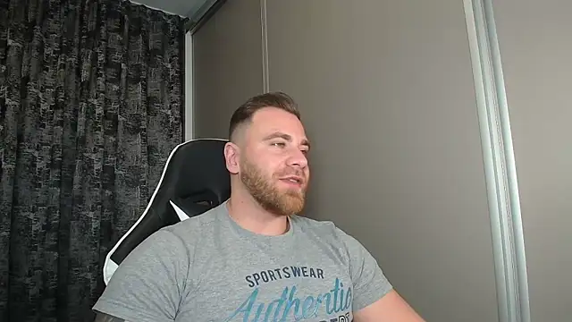 Thori92 online show from November 2025 06:18:01 PM