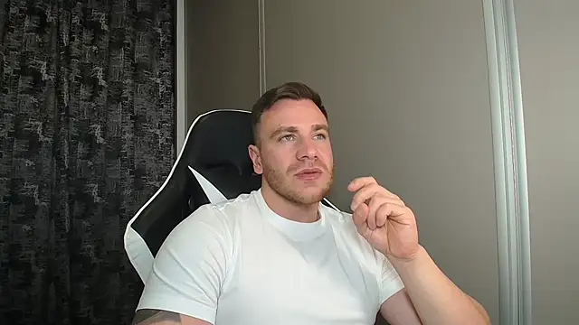 Thori92 online show from May 2026 05:32:01 PM