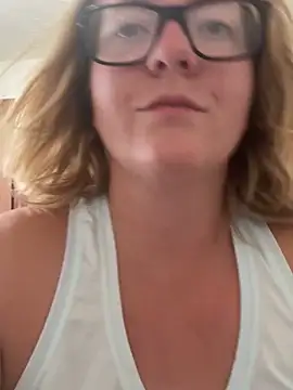 Lizzyloo online show from September 2025 04:18:02 PM