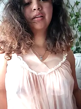 Snapshot of Peach_Girll chatting on March 2025 05:10:02 PM Peach Girll online show from March 2025 05:10:02 PM